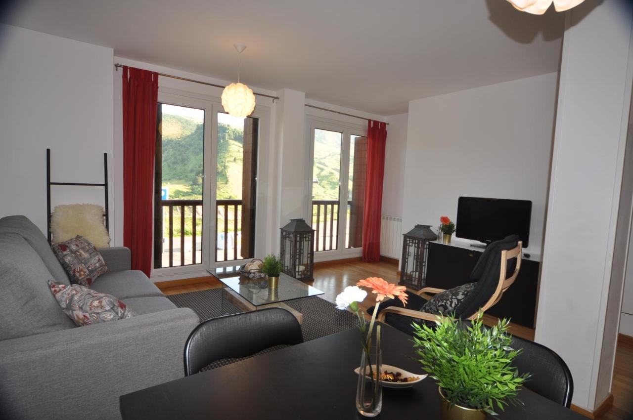 Apartamentos Tirol Formigal Exterior photo